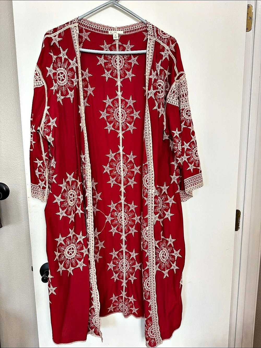 Est. 1946 Embroidered kimono / cardigan in Red & White XL Like New
